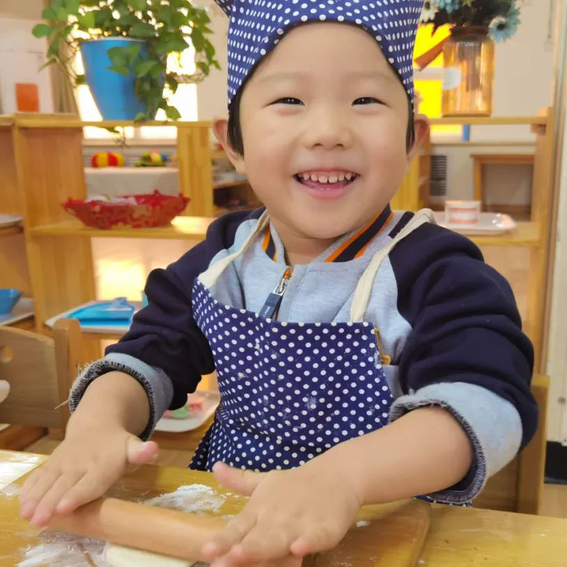 冬至大如年，人間小團圓！新天際幼兒園包餃子啦~