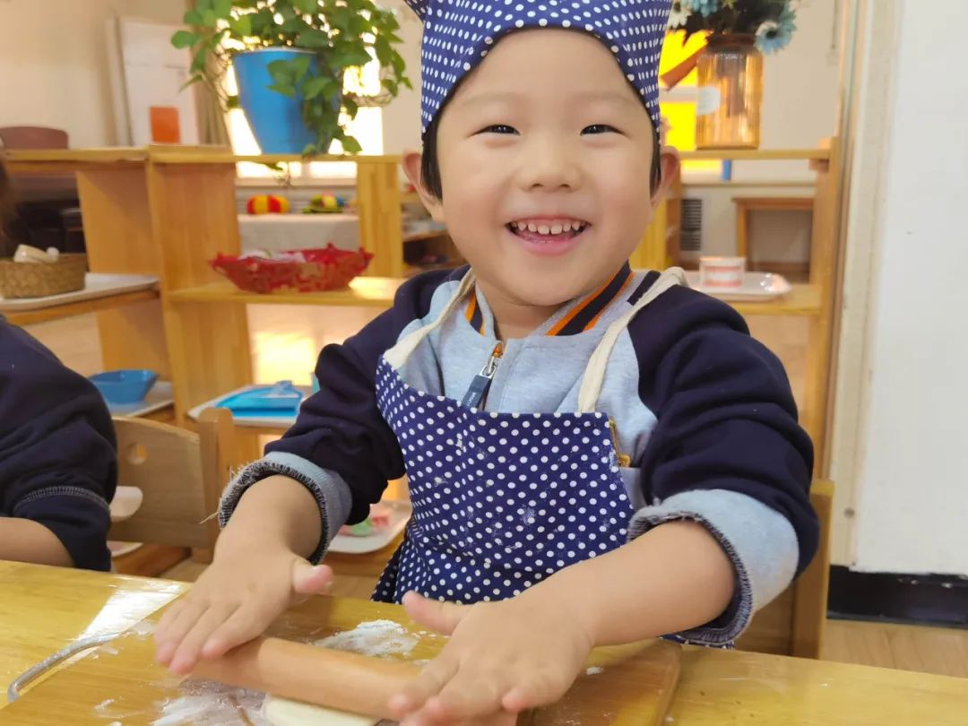 冬至大如年，人間小團圓！新天際幼兒園包餃子啦~